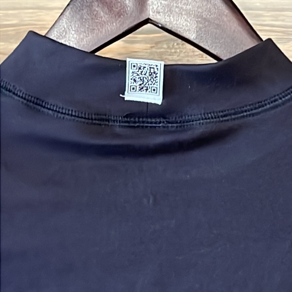 THE GIVING MOVEMENT RECYCLED SOFTSKIN Long Sleeve Bodysuit - Pitch Black - Picture 5 of 8